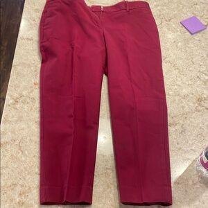 Gap women’s Red Chinos with Tailored Fit and Textured Fabric